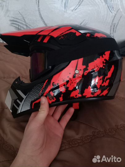 Кроссовый шлем