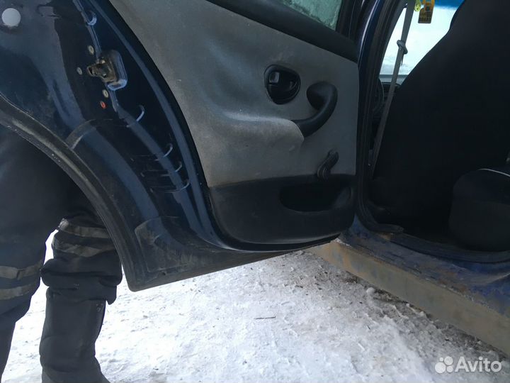 Дверь задняя правая левая Пежо 406