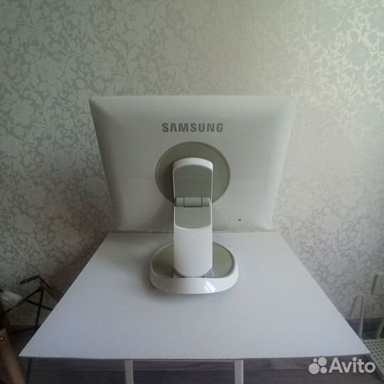 Монитор Samsung SyncMaster 960bf