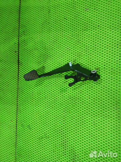 Педаль тормоза Ford Fiesta