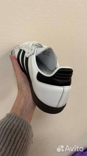 Кроссовки adidas