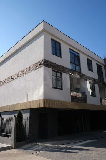 Дом 165 м² на участке 1 сот.