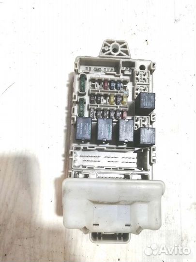 Блок предохранителей Mitsubishi Lancer Cedia 4G94