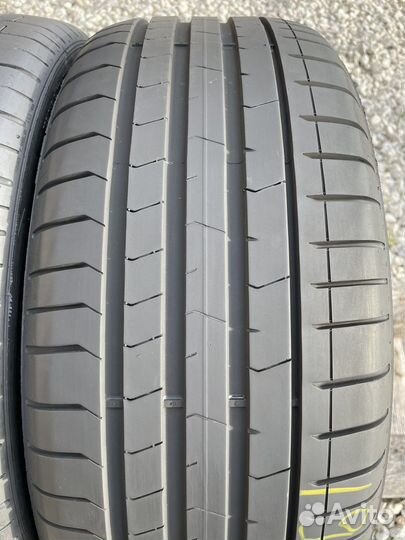 Pirelli P Zero 245/45 R18