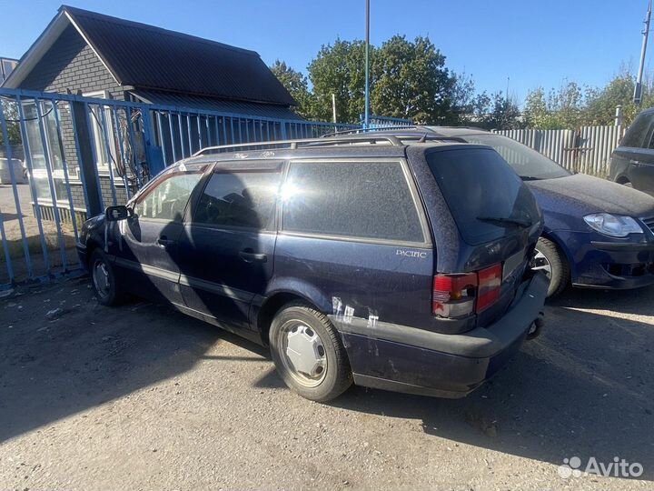 Volkswagen Passat 1.8 МТ, 1996, битый, 350 000 км