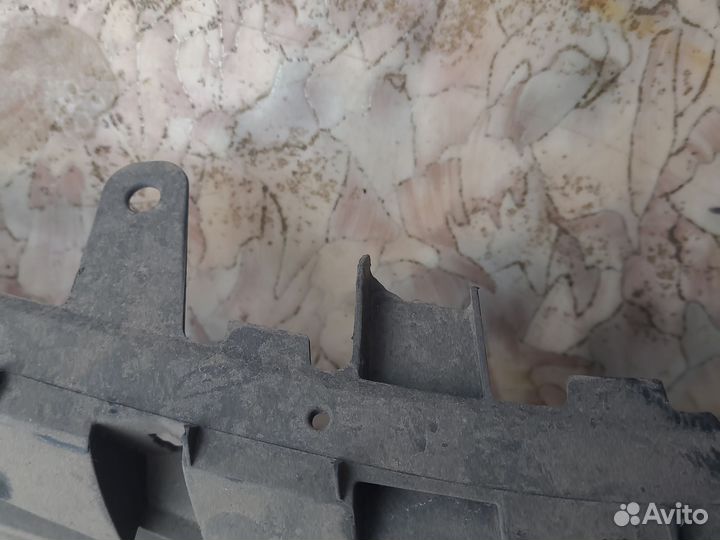 Решетка радиатора toyota corolla 180