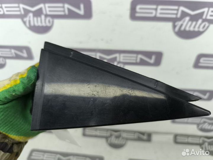 Уголок стекла двери задний правый Nissan Teana J32