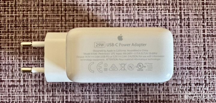 Apple 29W USB-C Power Adapter оригинал
