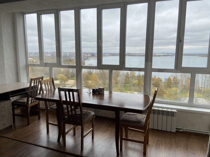 Квартира-студия, 42 м², 9/10 эт.