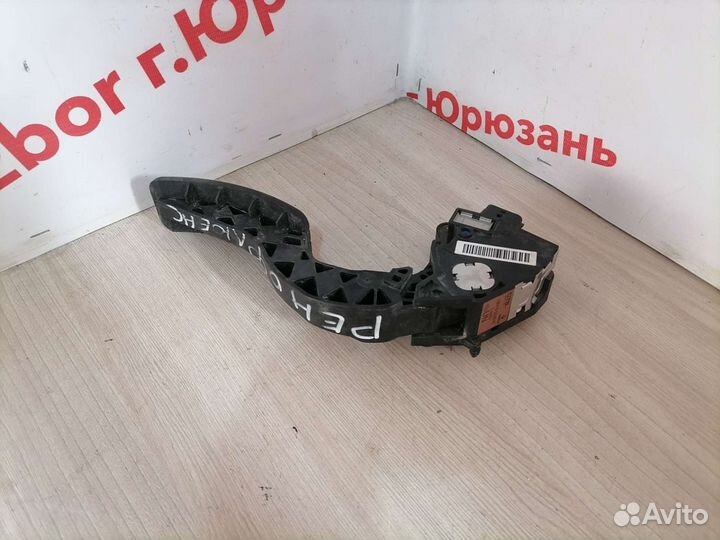 Педаль газа Renault Fluence