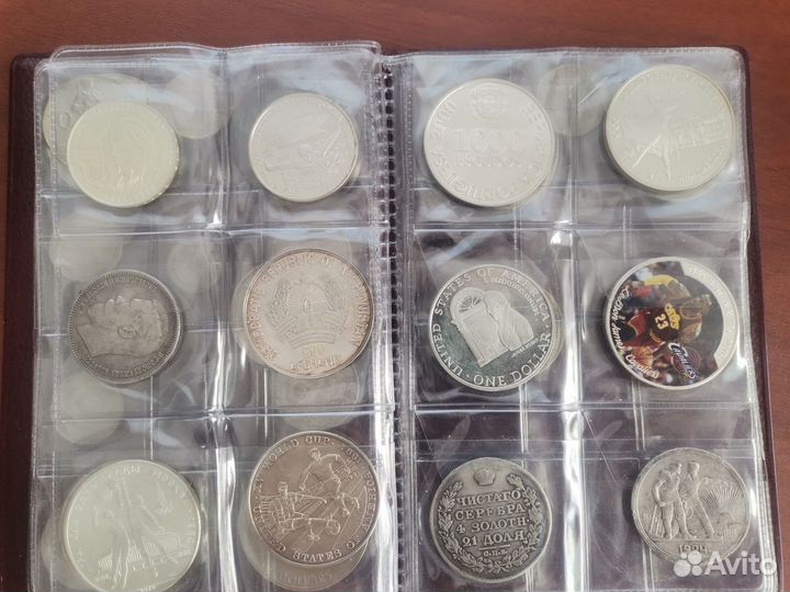 Коллекция монет и купюр