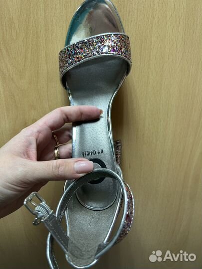 Босоножки guess 37,5