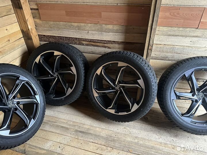 Nokian Tyres Hakkapeliitta 9 SUV 285/45 R22