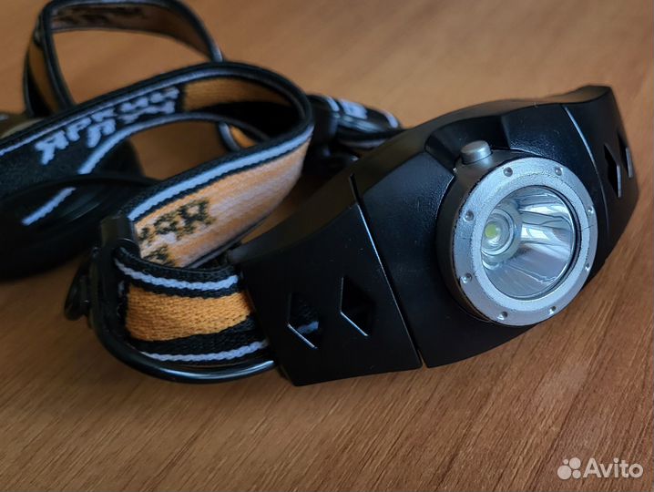 Налобный фонарь Яркий Луч LH-3D черный