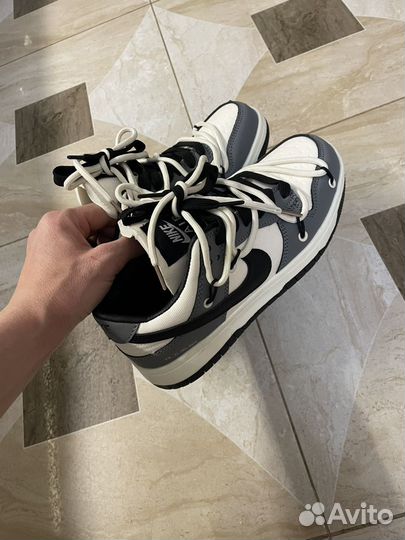 Кроссовки новые