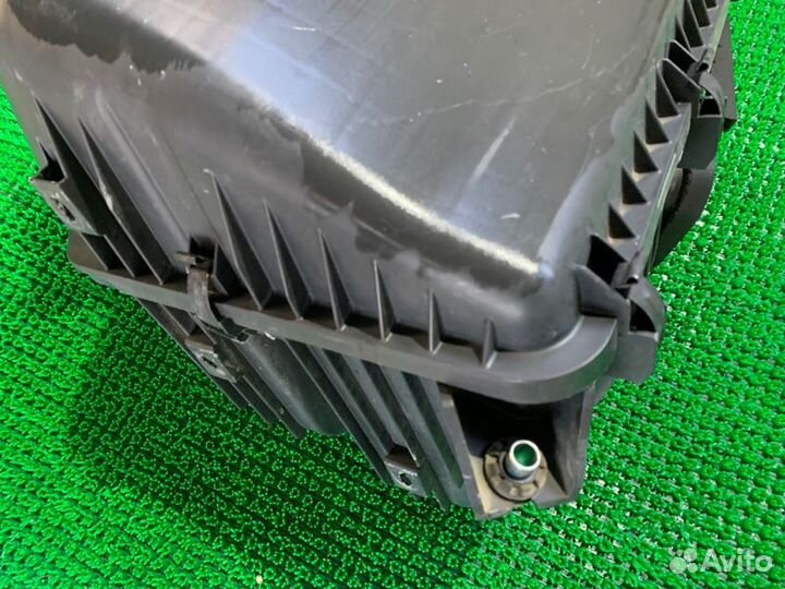 Корпус воздушного фильтра Nissan Patrol