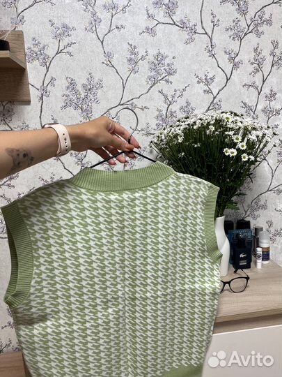 Жилет женский трикотажный 44