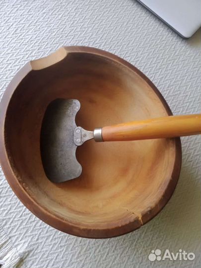 Деревянная чаша и сечка для рубки капусты и мяса