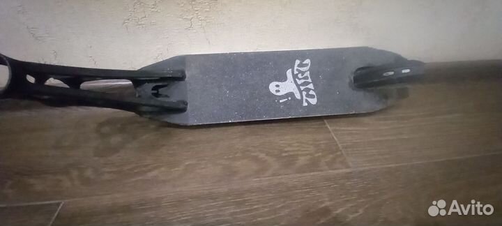 Доска на трюковой самокат