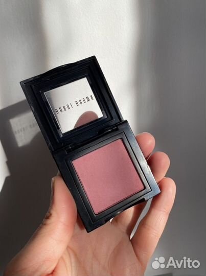 Румяна Bobbi Brawn