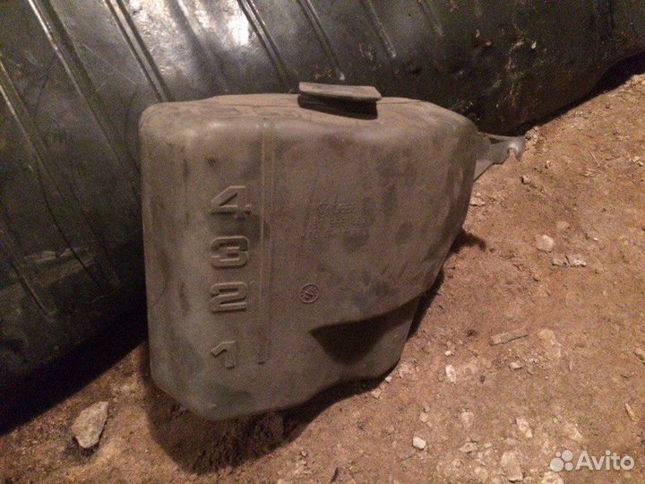 Фольксваген Пассат б3 Бачок омывашки