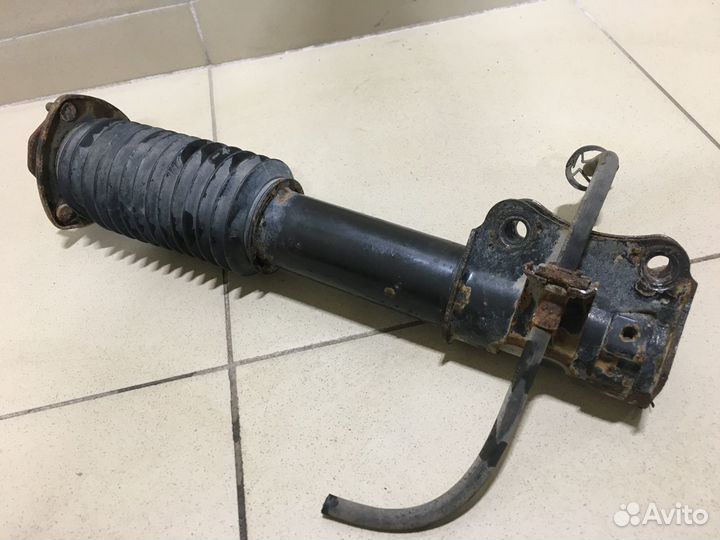 Амортизатор передний левый Vitara/Sidekick 1989-19