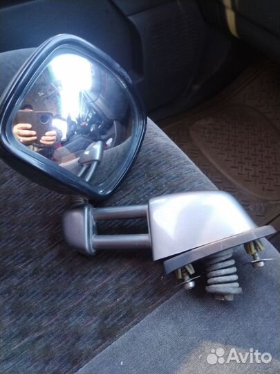 Зеркало рожок на крыло