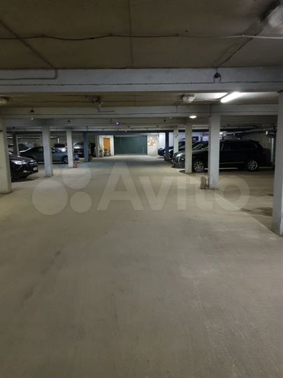 Машиноместо, 18 м²