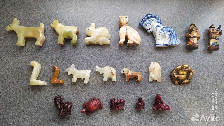 Сувениры из оникса, гжель и др