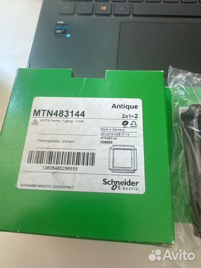 Рамки schneider electric Merten