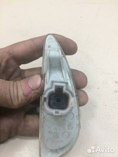 Повторитель указателя поворота в крыло левое