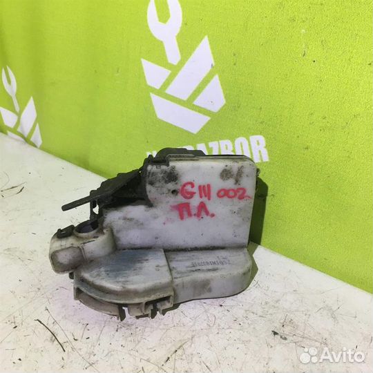 Замок двери передней левой Фольксваген Гольф 3 В