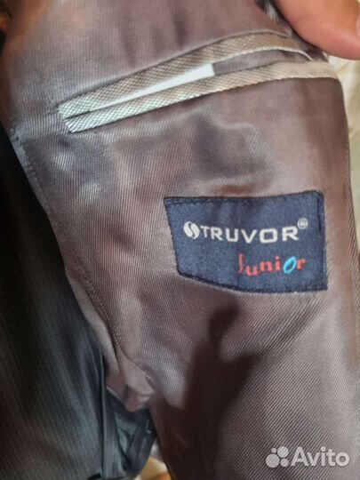 Школьный костюм для мальчика 146 серый