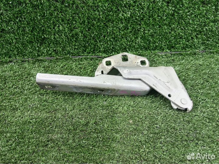 Петля капота правая Volkswagen Passat CC 3CZ