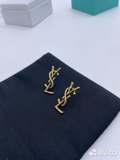 Стильные серьги золото