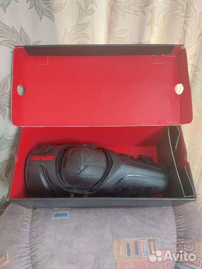 Наколенники EVS Epic