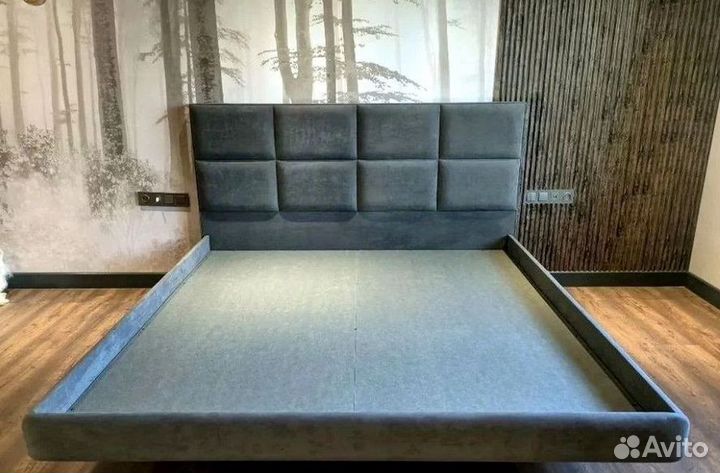 Кровать двуспальная парящая мягкая