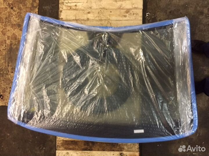 Новое лобовое стекло Volkswagen Polo V седан