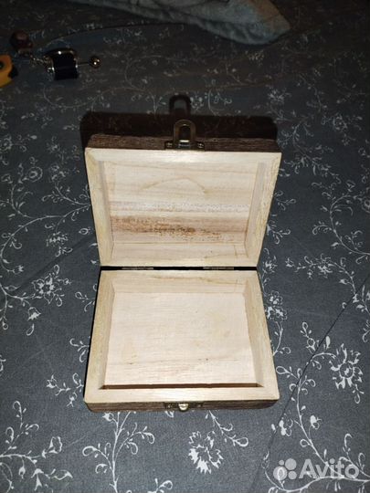 Шкатулка из дерева