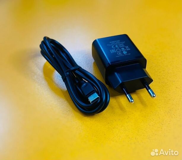 Зарядное устройство с кабелем type-c