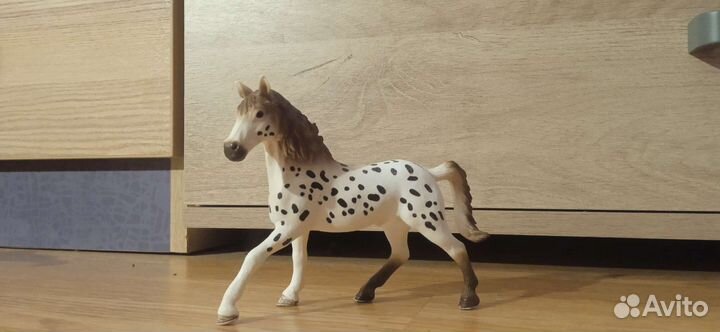 Фигурки лошадей шляйх