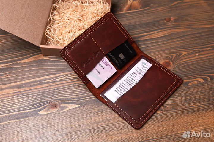 Обложка на паспорт и документы из натуральной кожи