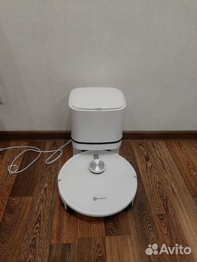 Робот пылесос со станцией самоочистки, моющий