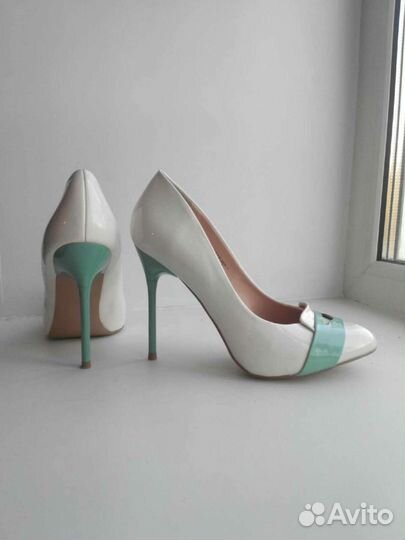 Туфли белые лакированные 37 р-р