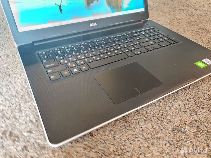 Dell 17.3/i7 10gen/16gb/mx230/SSD512