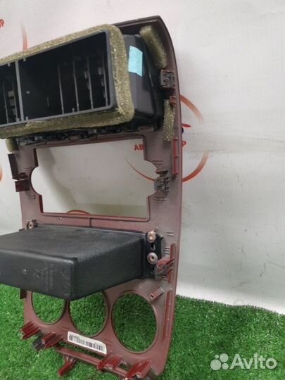 Рамка магнитолы Dodge Caliber 2.0 ECN 2006