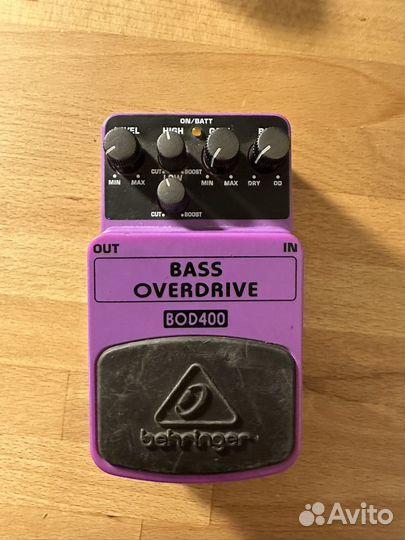 Педаль эффектов для бас гитары Behringer BOD400