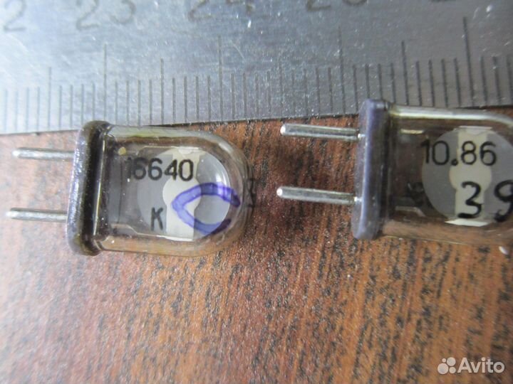 Резонаторы кварцевые 