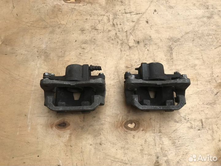 Суппорт задний Toyota Ipsum ACM26 Estima ACR40