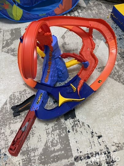 Трек Hot Wheels Вулкан